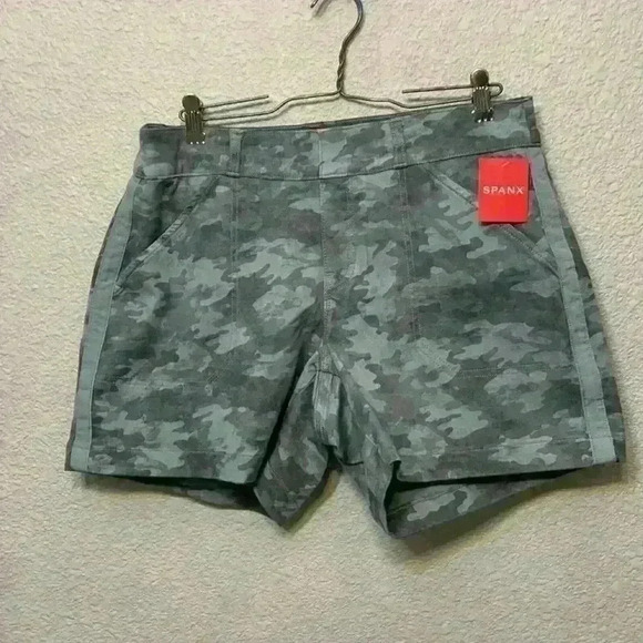 NWT Spanx stone wash camo short sz M/M comfy pull on high rise modest stretchy - Picture 1 of 8